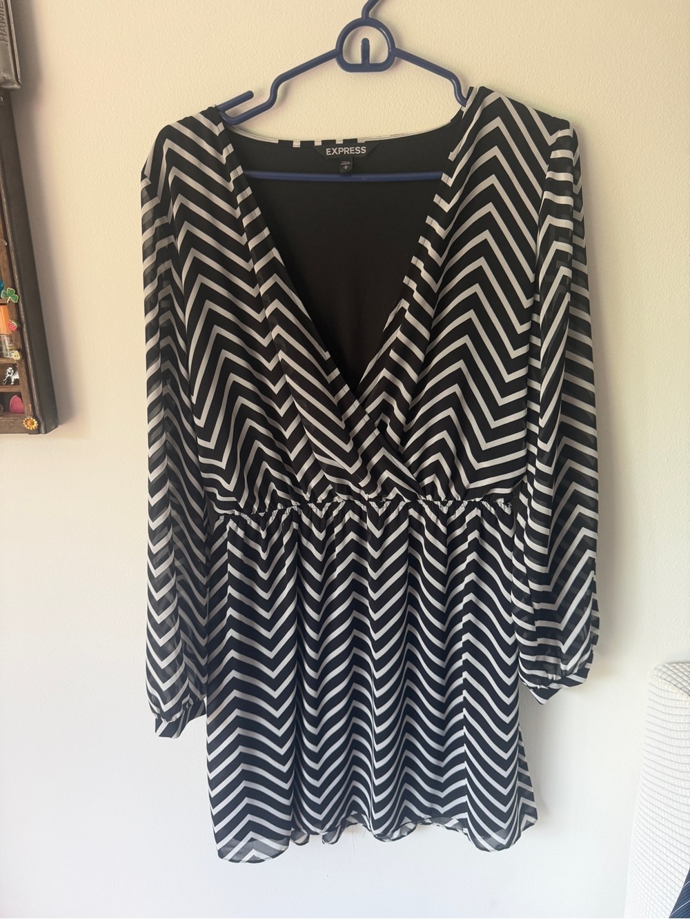 Express Black and White Chevron Long Sleeve Wrap Dress
